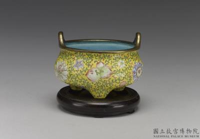 图片[2]-Painted enamel censer with lotus decoration on a yellow background, Qing dynasty, Qianlong reign (1736-1795)-China Archive